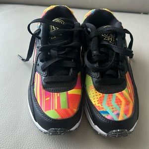NEVER WORN KIDS AIR MAX SIZE 1